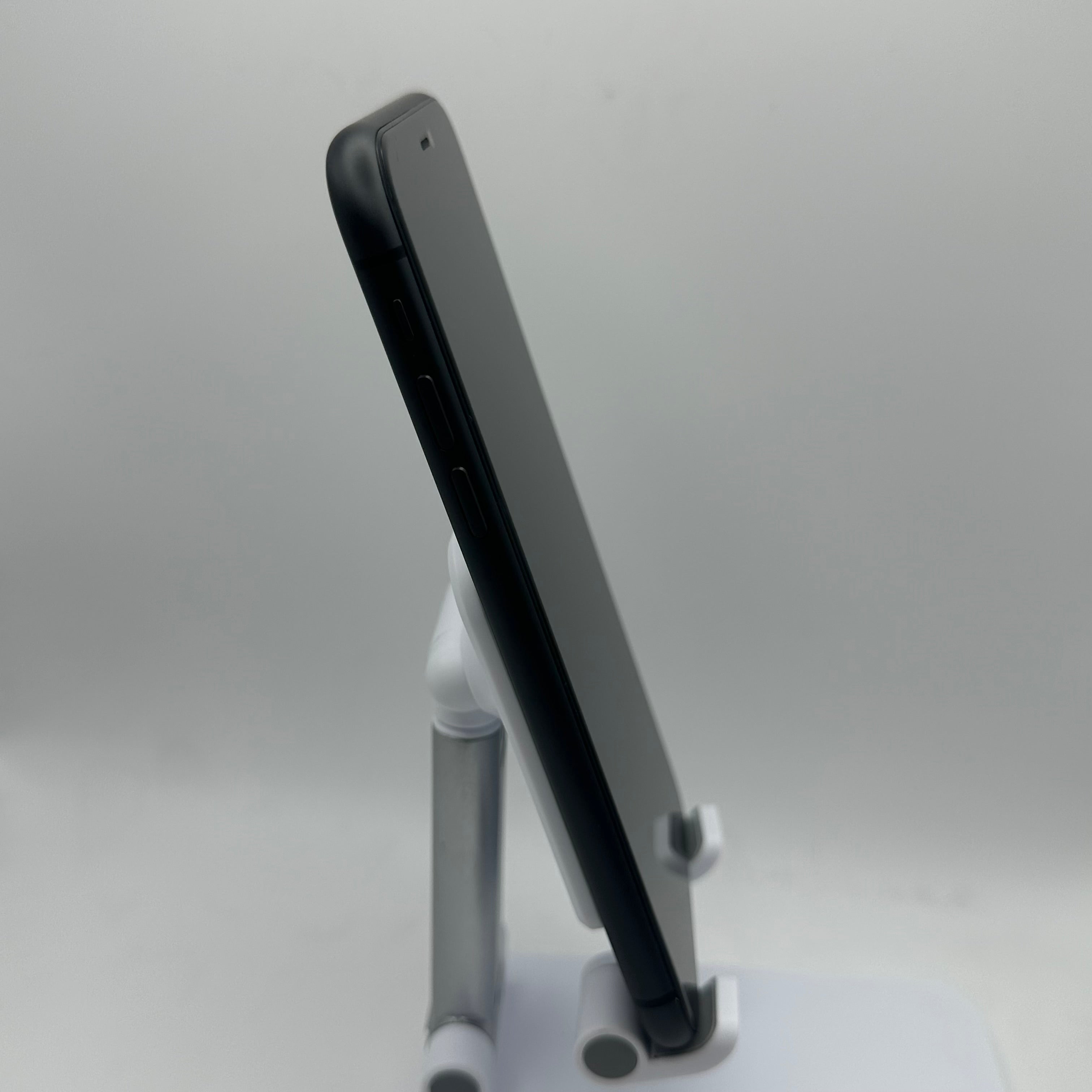 iPhone 11 64GB Unlocked GSM Smartphone - Fair Condition - ECOGT